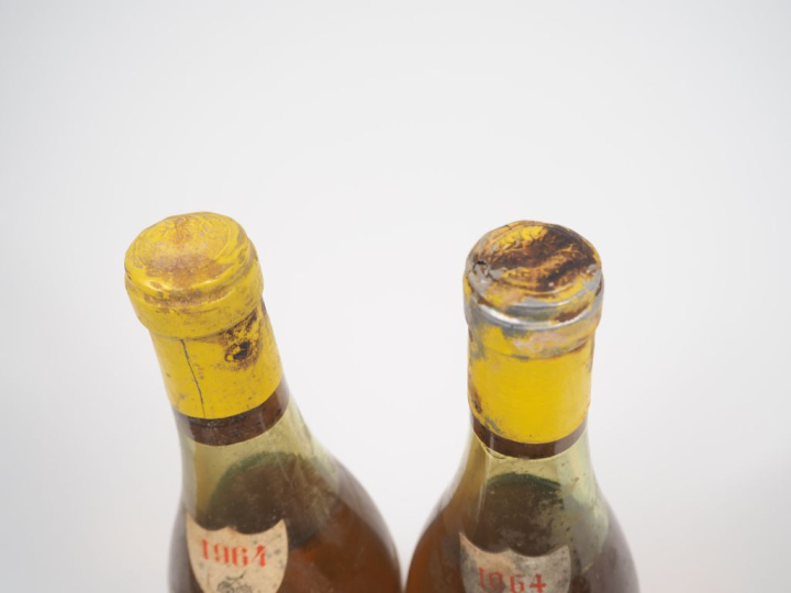 2 BOUTEILLES LOUIS AFFRE 1964 - BOUCHONS DESCENDANTS - ETA : 1 MEURSAU