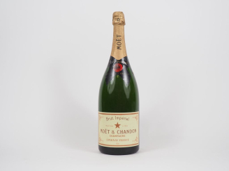 Vente aux enchères 1 MAGNUM CHAMPAGNE MOET ET CHANDON "BRUT IMPÉRIAL" - COFFRET