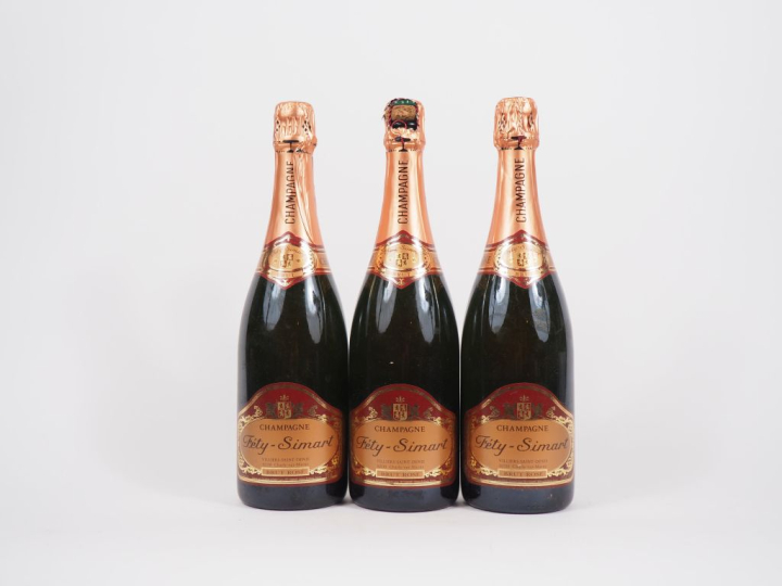 3 BOUTEILLES CHAMPAGNE ROSÉ FÉTY SIMART - 1 CAPSULE ABIMÉE