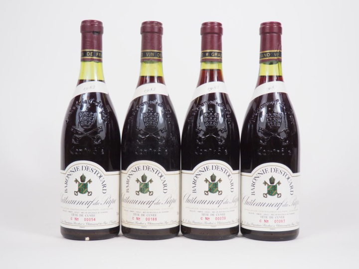 4 BOUTEILLES CHÂTEAUNEUF DU PAPE BARONNE D'ESTOUARD - 1983