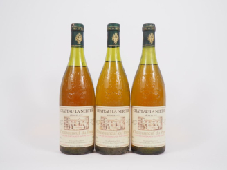 Vente aux enchères 3 BOUTEILLES CHÂTEAUNEUF DU PAPE BLANC CHÂTEAU LA NERTHE - 1989 - 1 à 