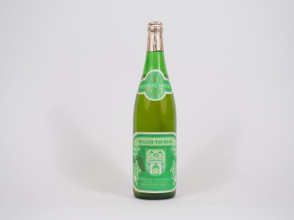 Vente aux enchères 1 BOUTEILLE MULLER THURGAU ROUNICKÉ ZAMECKÉ 