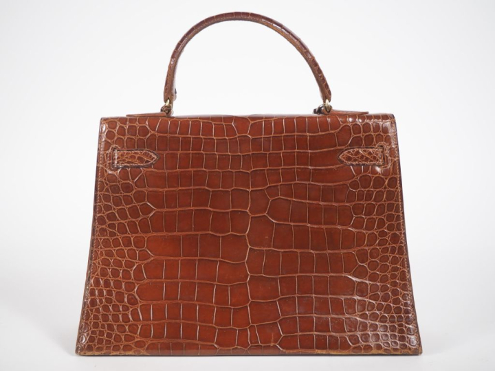 HERMÈS, Paris  Sac modèle Kelly sellier, 32 cm, en crocodile Porosus d