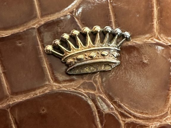 HERMÈS, Paris Sac modèle Pullman, en crocodile Porosus de couleur marr