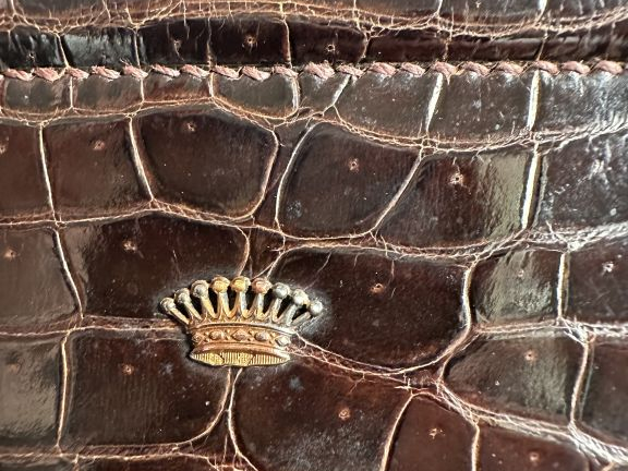 HERMÈS, Paris Sac modèle Pullman, en crocodile Porosus de couleur marr