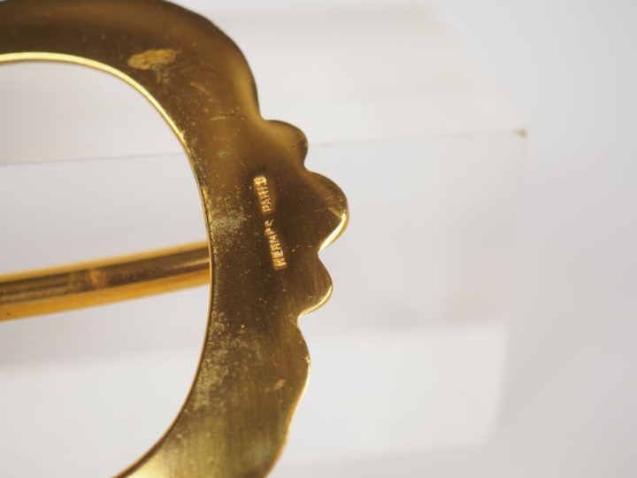 HERMES, Paris Ceinture vintage en cuir marron.  Boucle en métal doré. 