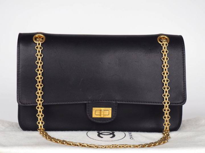 CHANEL Sac à main, modèle " 255 " par Karl Lagerfeld, en cuir d'agneau