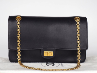 Vente aux enchères CHANEL Sac à main, modèle " 255 " par Karl Lagerfeld, en cuir d'agneau