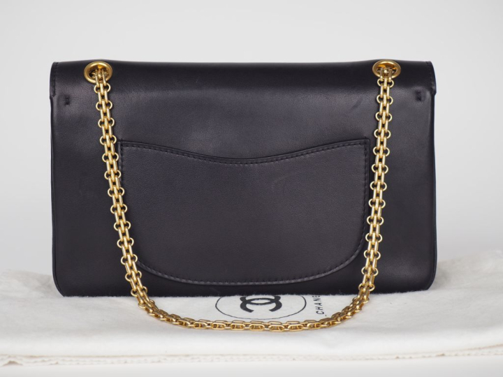 CHANEL Sac à main, modèle " 255 " par Karl Lagerfeld, en cuir d'agneau