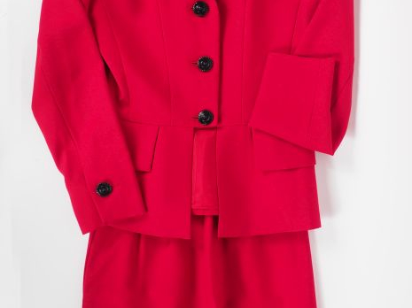 YVES SAINT LAURENT, Variation Ensemble de tailleur, veste et jupe, en 