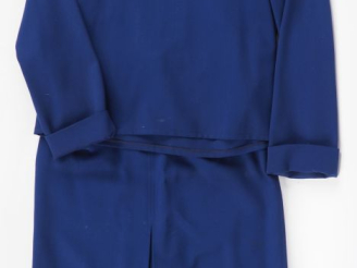 Vente aux enchères YVES SAINT LAURENT, Rive gauche Ensemble de tailleur, jupe et blouse, 