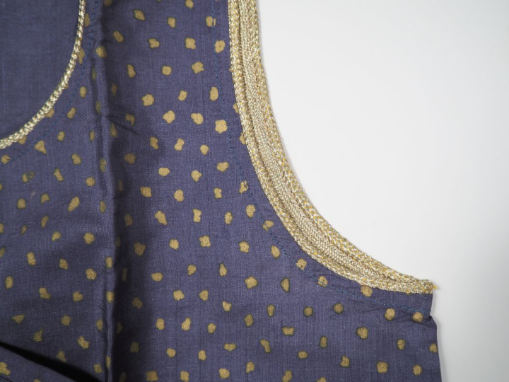 YVES SAINT LAURENT, Rive gauche Tunique sans manche, à décor tâcheté d