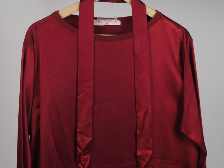 YVES SAINT LAURENT, Rive gauche Ensemble pantalon et blouse à manches 