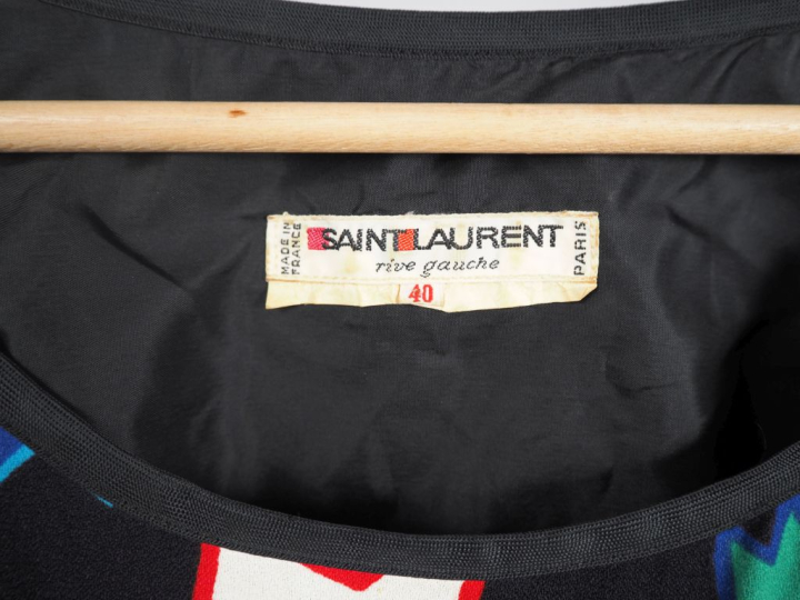 YVES SAINT LAURENT, Rive gauche Robe probablement en partie en soie, à