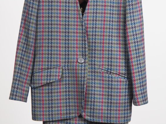 YVES SAINT LAURENT, Variation Ensemble de tailleur, veste et jupe, en 