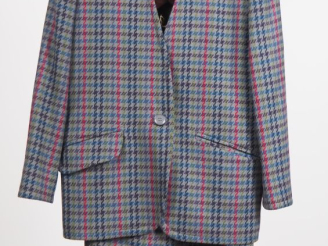 Vente aux enchères YVES SAINT LAURENT, Variation Ensemble de tailleur, veste et jupe, en 