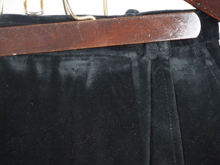 SAINT LAURENT, Rive gauche Jupe portefeuille mi-longue de couleur noir