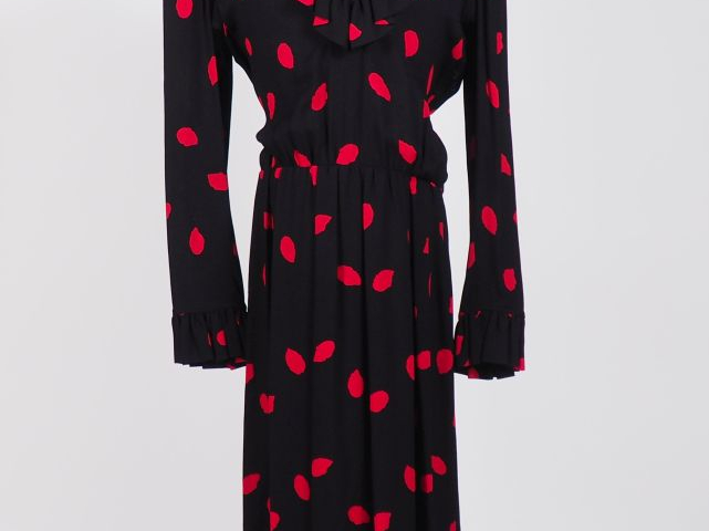 SAINT LAURENT, Rive gauche Robe longue à épaulettes, à décor de pois r