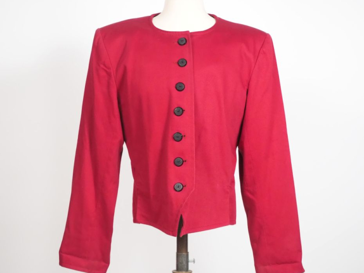 SAINT LAURENT, Rive gauche Veste courte à épaulettes de couleur rouge.
