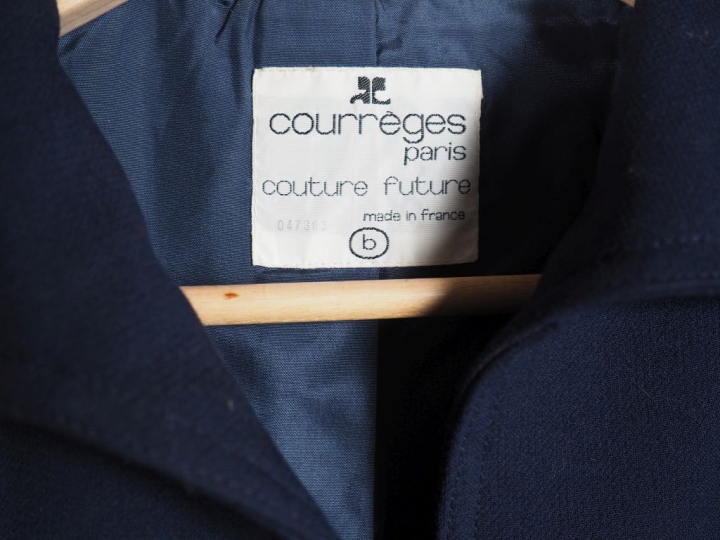 COURREGES, Paris Manteau bleu marine en laine (100%).  Fermeture à l'a