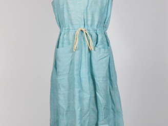 Vente aux enchères COURREGES, Paris Robe sans manche en fibranne (100%), bleu ciel.  Cein