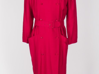 Vente aux enchères COURREGES, Paris Robe longue à ceinture en laine (100%) de couleur rou