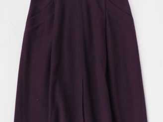Vente aux enchères COURREGES, Paris Jupe longue en laine (100%) lie-de-vin.  Fermeture pa