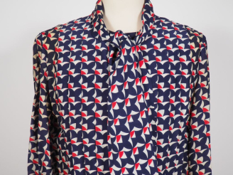Vente aux enchères Jean-Louis SCHERRER, Boutique, Paris Robe longue plissée à motifs blan