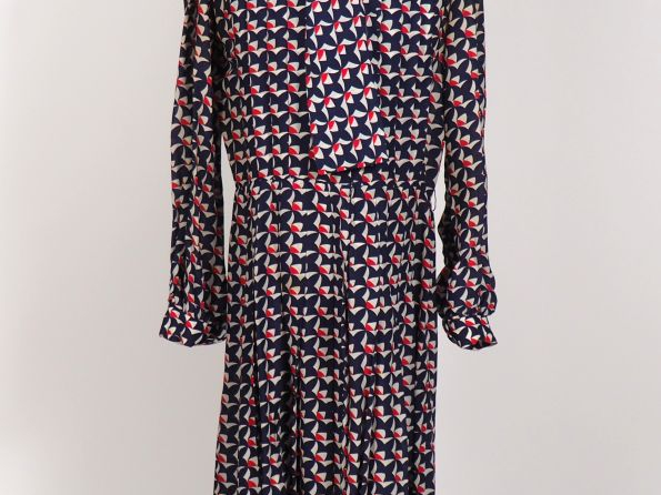 Jean-Louis SCHERRER, Boutique, Paris Robe longue plissée à motifs blan