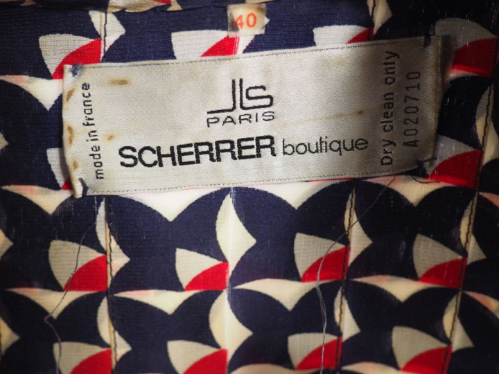 Jean-Louis SCHERRER, Boutique, Paris Robe longue plissée à motifs blan