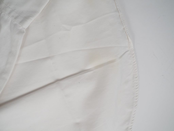 KENZO, Paris Chemise blanche en coton (100%).  Taille. 40 (jaunie par 