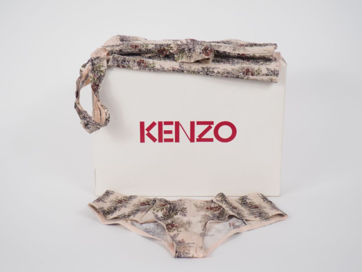 KENZO Ensemble comprenant un bustier, modèle Josephine, à décor de fle