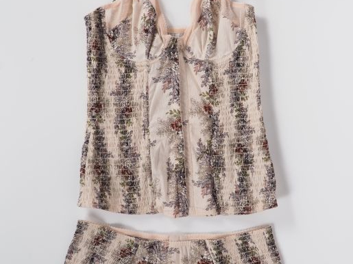 KENZO Ensemble comprenant un bustier, modèle Josephine, à décor de fle