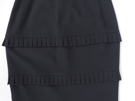 ESCADA by Margaretha LEY Jupe noire à volants plissés en laine (100%).
