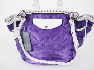 Vente aux enchères Francesco BIASIA Sac à main ou porté épaule en cuir blanc et tissu vio