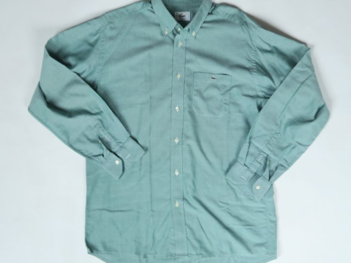 LACOSTE Chemise en coton verte.  Taille 40.