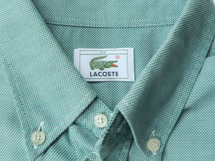 LACOSTE Chemise en coton verte.  Taille 40.
