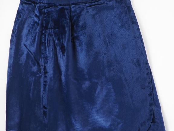 Daniel HECHTER Jupe portefeuille en viscose (100%) de couleur bleue.  