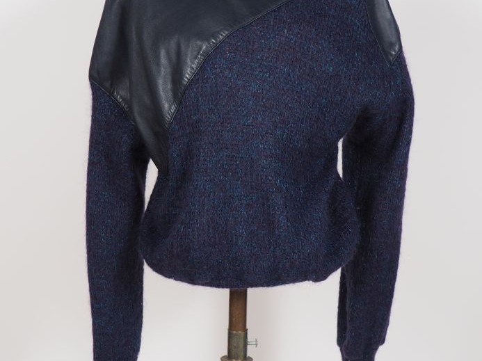 TORRENTE, Haute Boutique, Paris Ensemble pull pantalon.  Le pantalon à