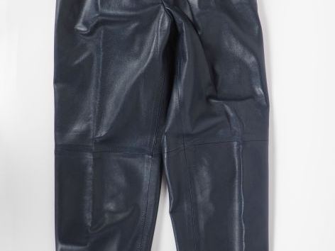 TORRENTE, Haute Boutique, Paris Ensemble pull pantalon.  Le pantalon à
