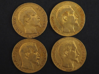 Vente aux enchères Quatre pièces de 20 Francs or, 1854-A (x2), 1855-A et 1856-A.  FRAIS A