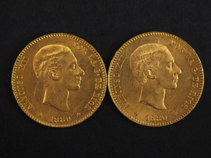 Deux pièces de 25 Pesetas or, 1880.  FRAIS ACHETEURS 10% HT.   