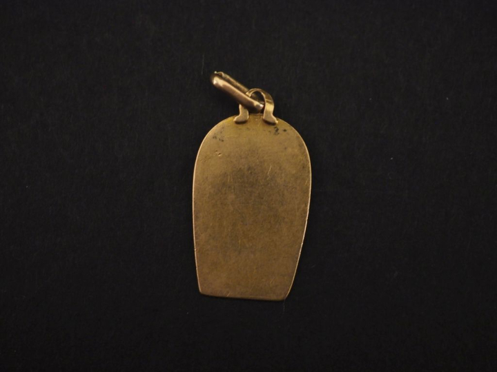 Médaille religieuse en or jaune 750, figurant la Sainte Vierge de prof