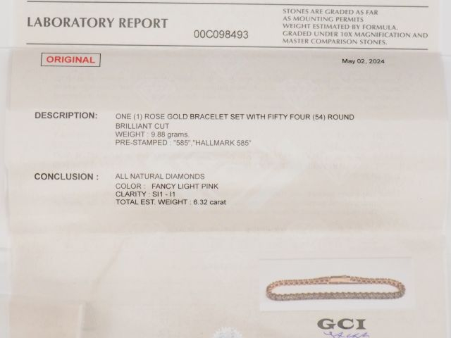 Bracelet souple en or rose 585, serti de cinquante quatre diamants.  L