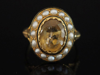 Vente aux enchères Ravissante bague Napoléon III en or jaune 750, sertie en son centre d'