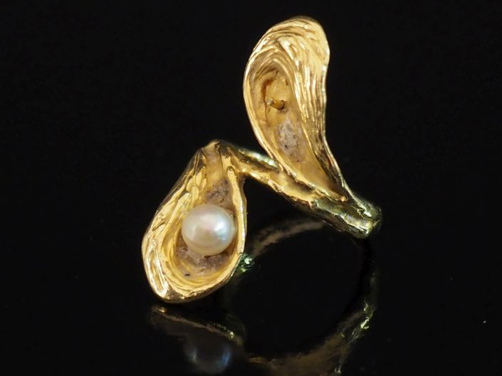 Bague "Toi   Moi" de forme stylisée en or jaune 750, agrémentée d'une 