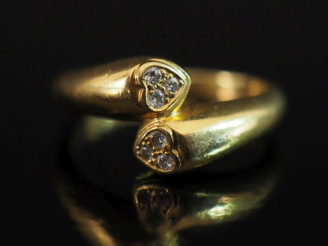 Vente aux enchères CARTIER, Paris Bague dite "Toi   Moi" en or jaune 750, à décor de deux