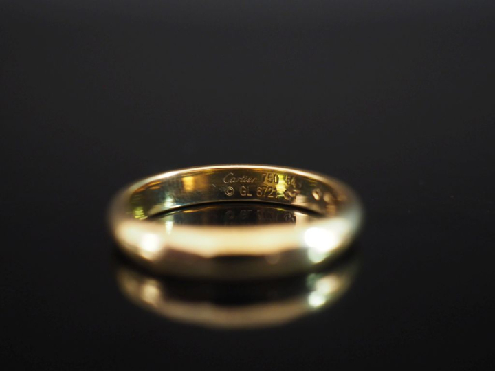 CARTIER  Alliance en or jaune 750.  TDD. 54 Signée. Poids. 4,65 g   