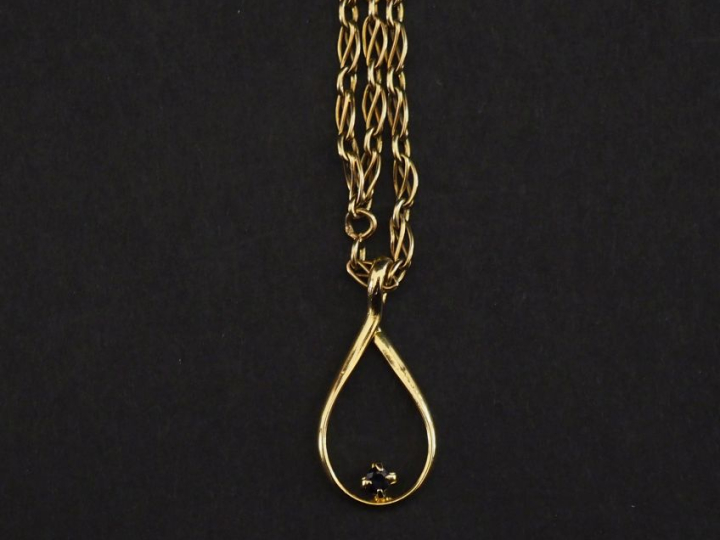 Elément de collier en or jaune 750, maille fantaisie, agrémenté d'un p