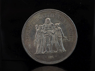Vente aux enchères Une pièce de 50 Francs en argent, 1977.  Poids. 30,09 g   